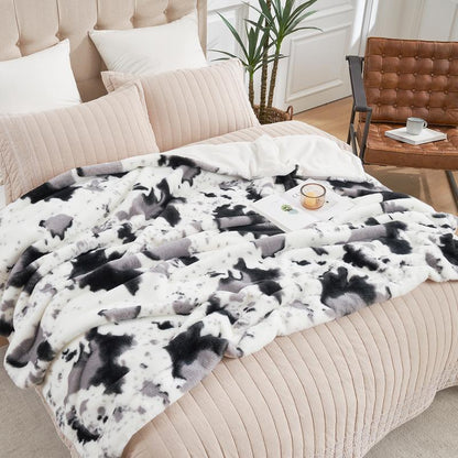Cozy Bliss Luxury Faux Fur Throw Blanket 400GSM Deer Print, Non Shedding Double Sided Sherpa Blankets Super Soft Fluffy Thick Warm Throws Home Decor for Couch Bed Sofa Women, Plush Warm Microfiber Cheetah Blanket for Couch, Bed,Season Comfort, Sofa