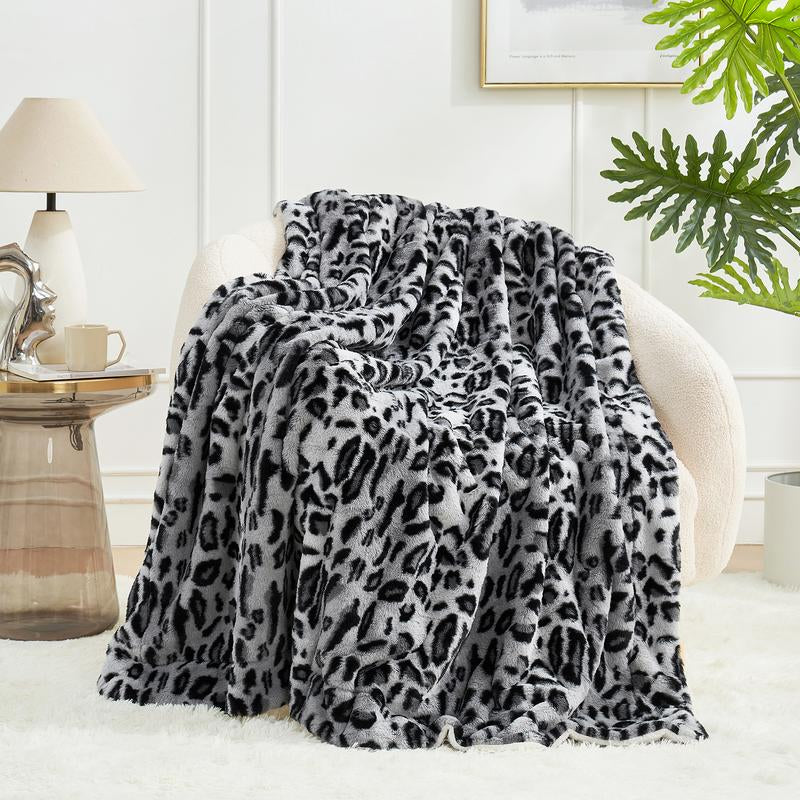 Cozy Bliss Luxury Faux Fur Throw Blanket 400GSM Deer Print, Non Shedding Double Sided Sherpa Blankets Super Soft Fluffy Thick Warm Throws Home Decor for Couch Bed Sofa Women, Plush Warm Microfiber Cheetah Blanket for Couch, Bed,Season Comfort, Sofa